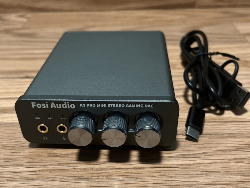 Fosi Audio K5 Pro Gaming Amp DAC With Its Cable