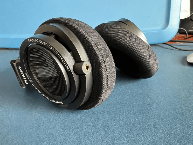 Philips SHP9500S Port On Left Earcup